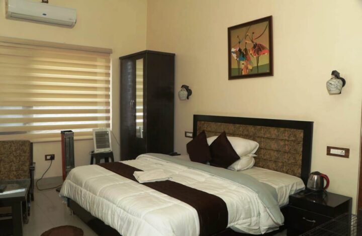 Deluxe Room (AC)